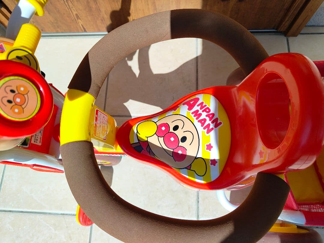 【美品訳あり】アンパンマン三輪車　わくわくおでかけアンパンマンゴー
