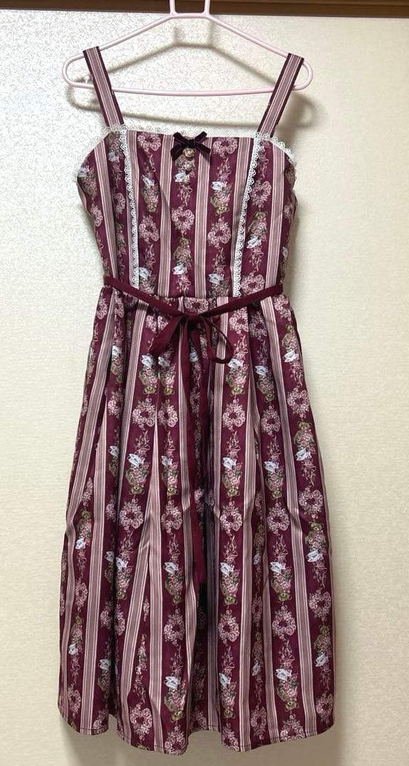 axes femme 青木美沙子 RosyBear柄　ジャンパースカート　ワイン