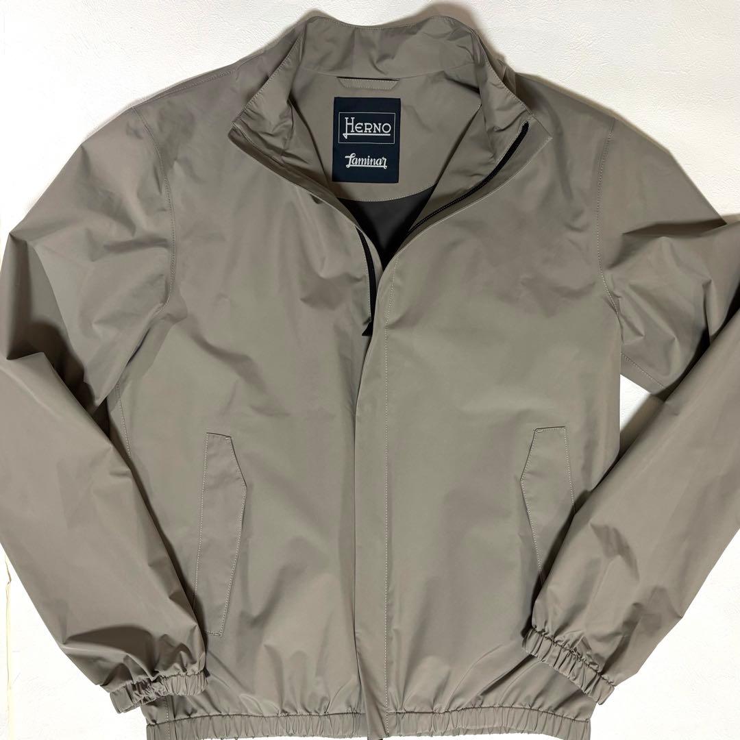 ヘルノ ラミナー ゴアテックスナイロン ジップアップブルゾン グレージュ50春夏