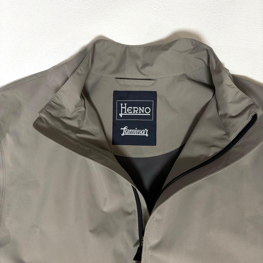 ヘルノ ラミナー ゴアテックスナイロン ジップアップブルゾン グレージュ50春夏