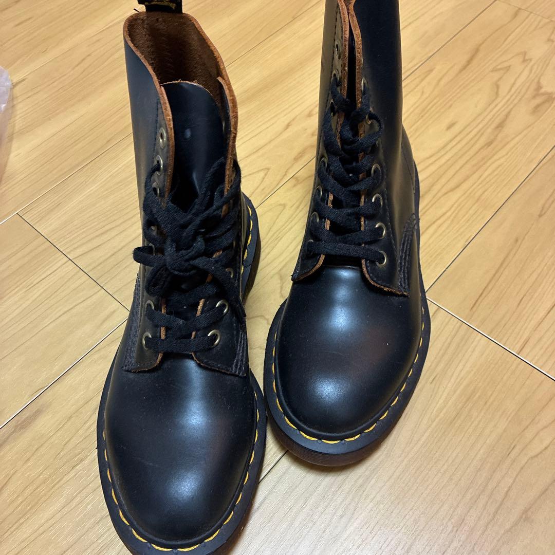 Dr. Martens 8ホール レザーブーツ ブラック UK4