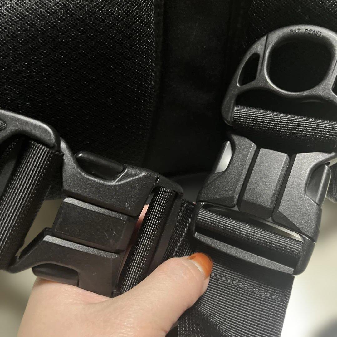 Hugoo ハグー ヒップシート ショルダーバッグ 抱っこ紐 ブラック