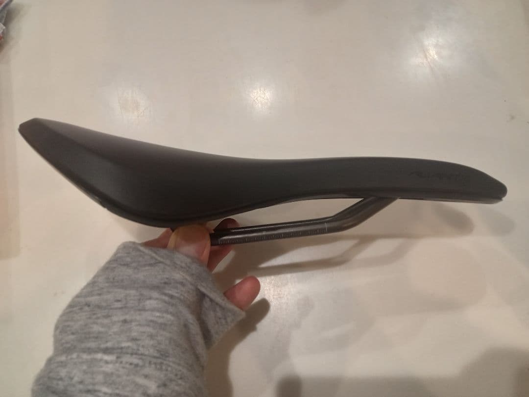 パーツ Fizik Tempo Aliante R3 145 mm