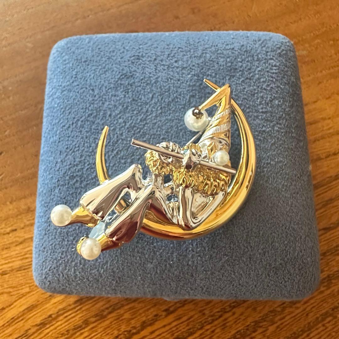 MIKIMOTO フルートを奏でるピエロブローチ