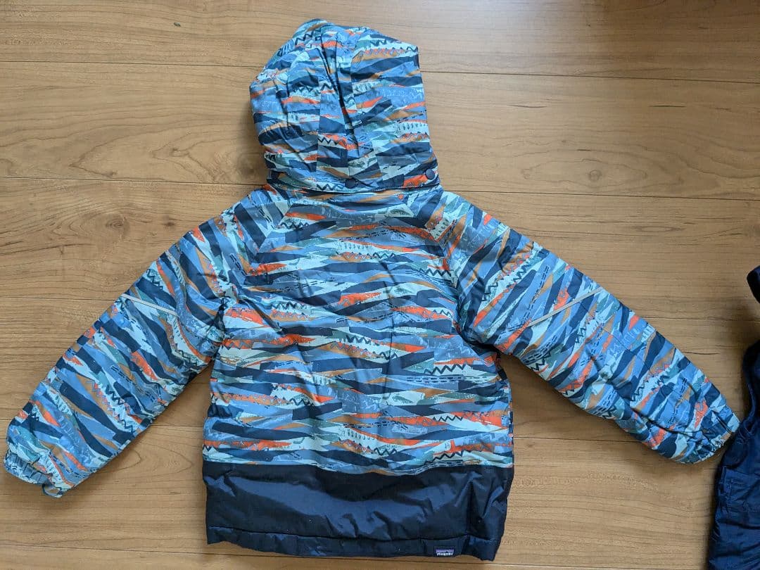 週末までお値引中　パタゴニア　キッズ　スキーウェア　100