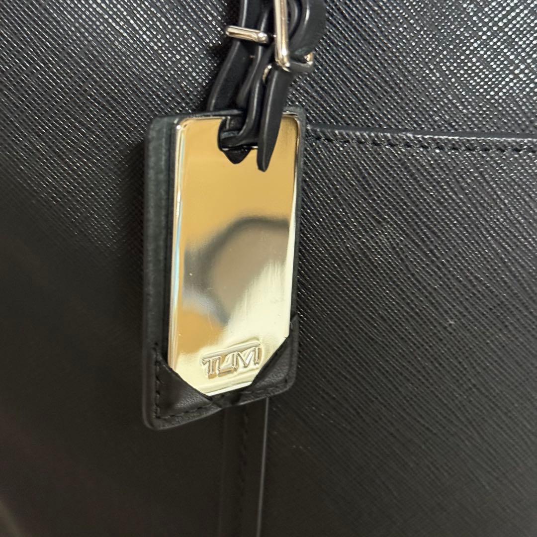⭐️未使用級⭐️TUMI エブリデイトートバッグ　レザー　ブラック　A収納可能
