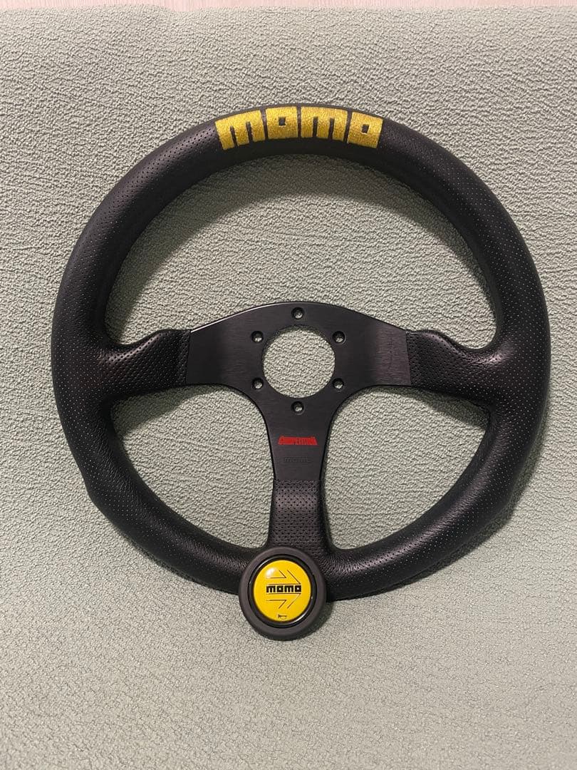 momo ステアリング コンペティションタ35パイ 正規品