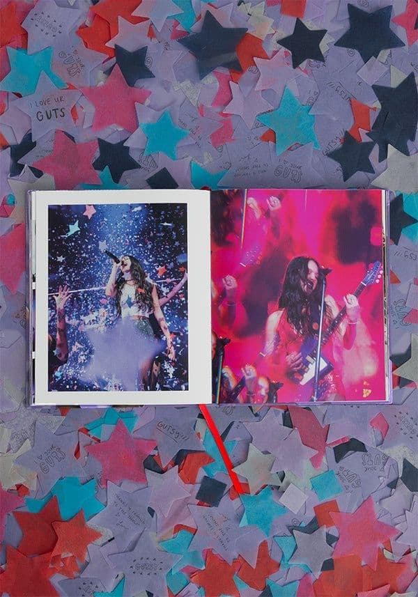 アート・デザイン・音楽 OLIVIA RODRIGO GUTS WORLD TOUR BOOK