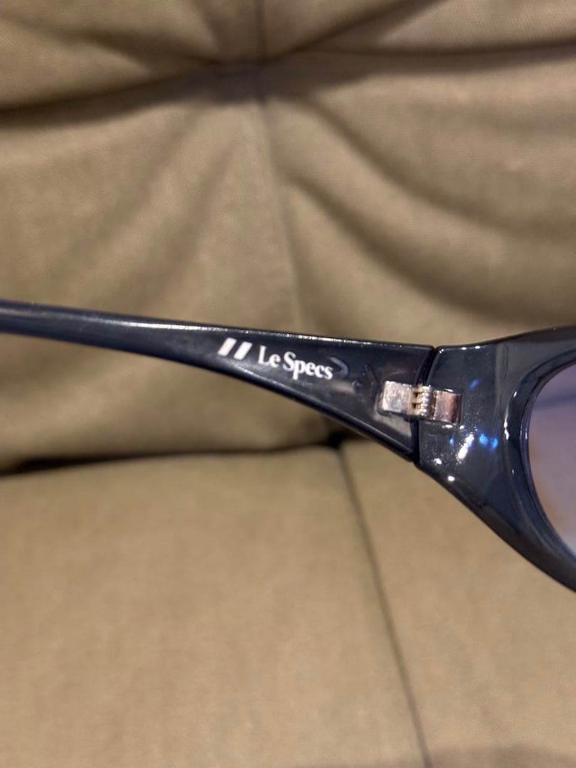 Le specsダークブルー キャットアイサングラス男女兼用