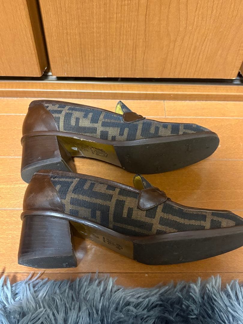 美品 FENDI フェンディ ズッカ柄 ローファー ダークブラウン