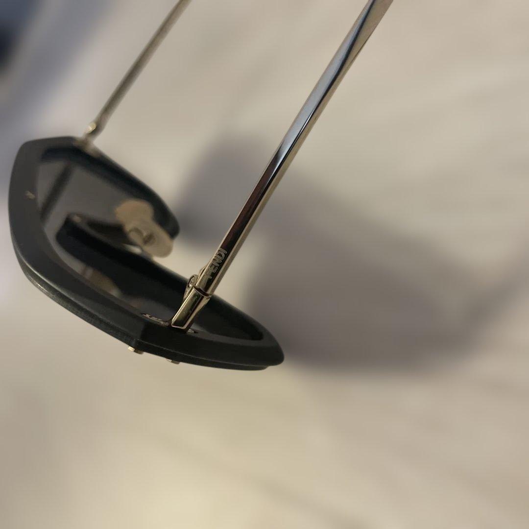 FENDI シールドスタイル サングラス