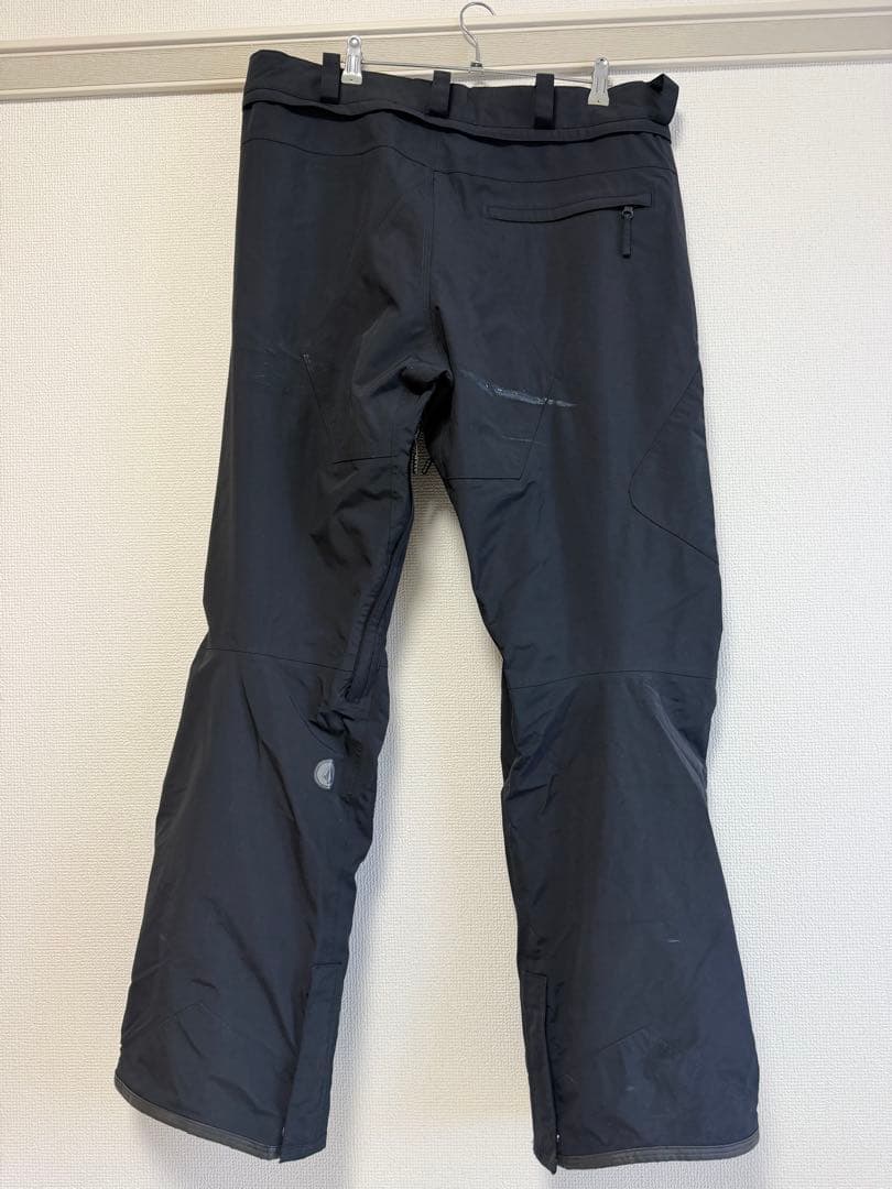 volcom goretex 黒 スノーボードパンツ ジッパーポケット付き