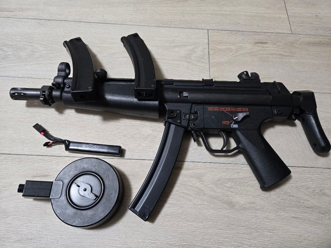 ひ*貨様 MP5 電動ガン ドラムマガジン付き