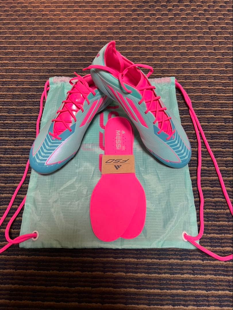 サッカーシューズ FG 青/ピンク 収納バッグ付き