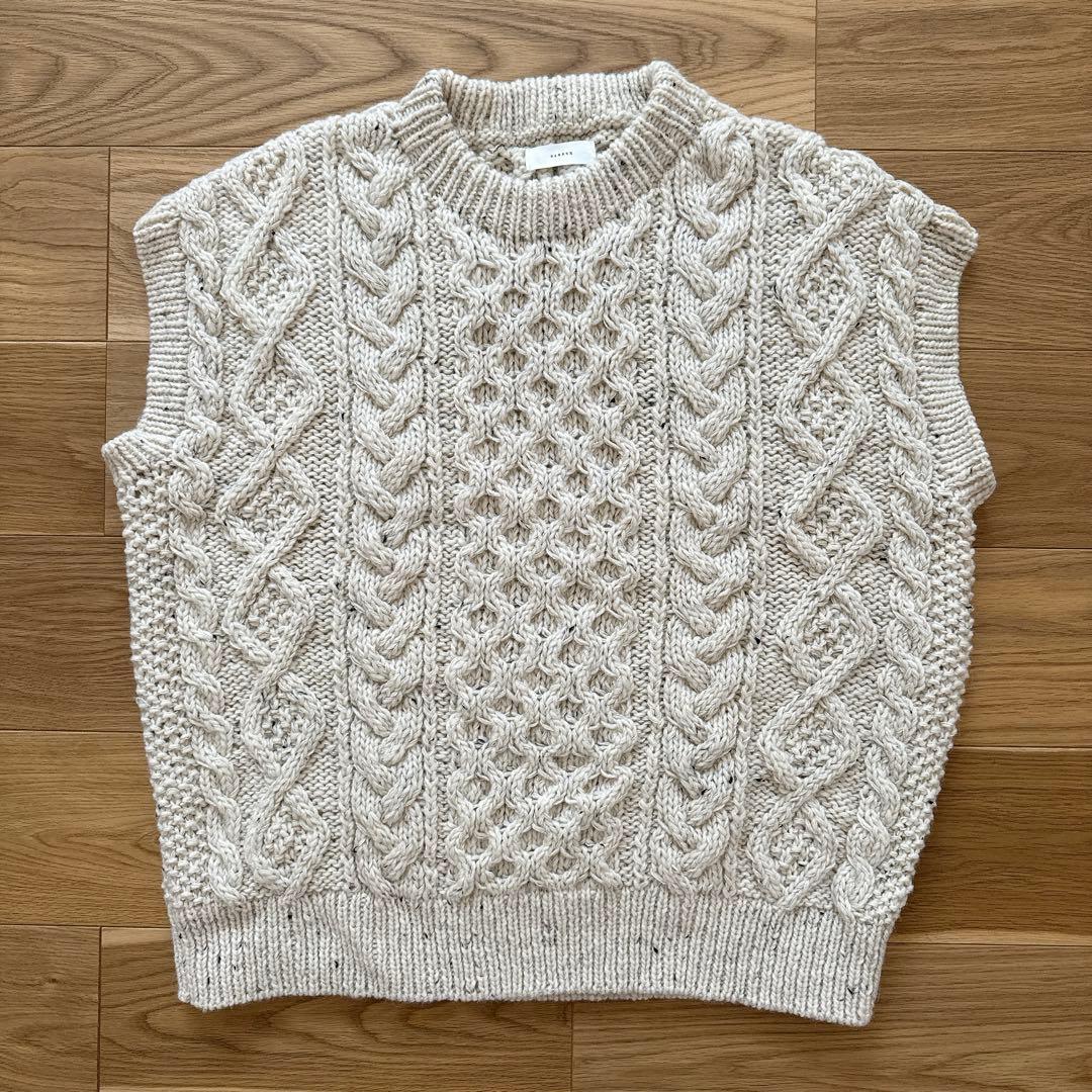 ＊かぐれ　ペルーカラーネップニットベスト＊