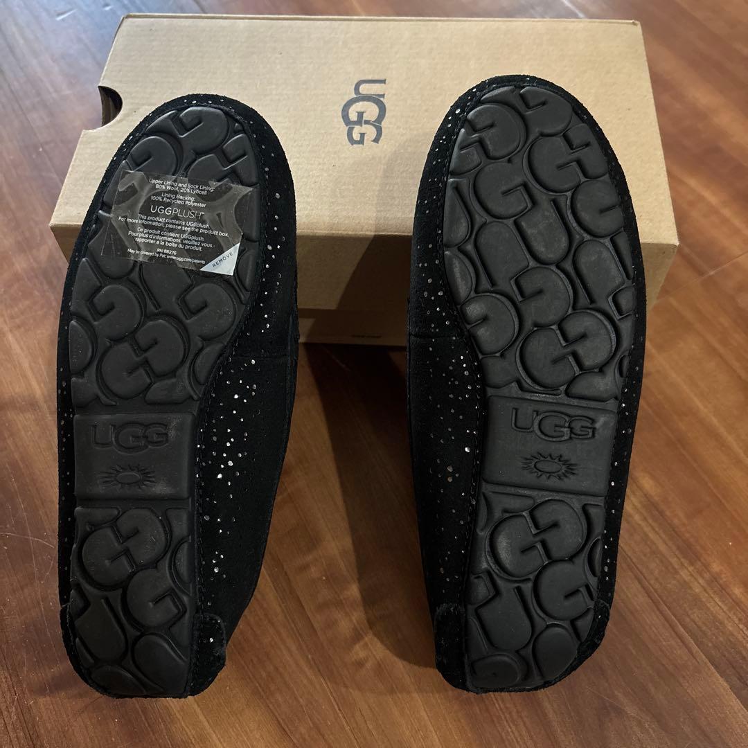 新品　未使用　UGG ブラック スパンコール モカシン　22センチ22.5センチ