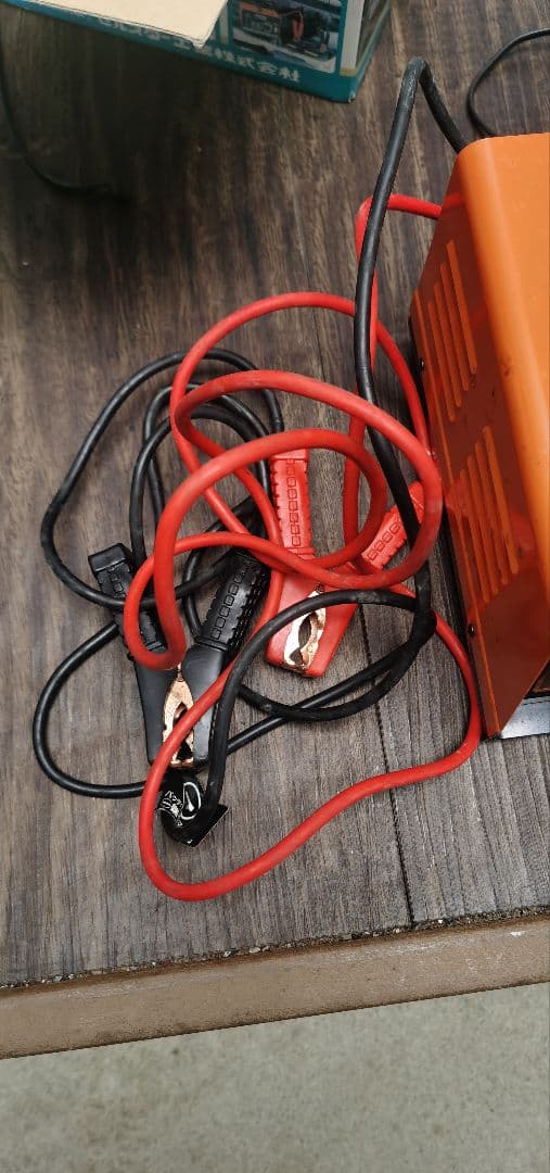 良品　セルスター　バッテリー充電器 CC-1100 DX CELLSTAR