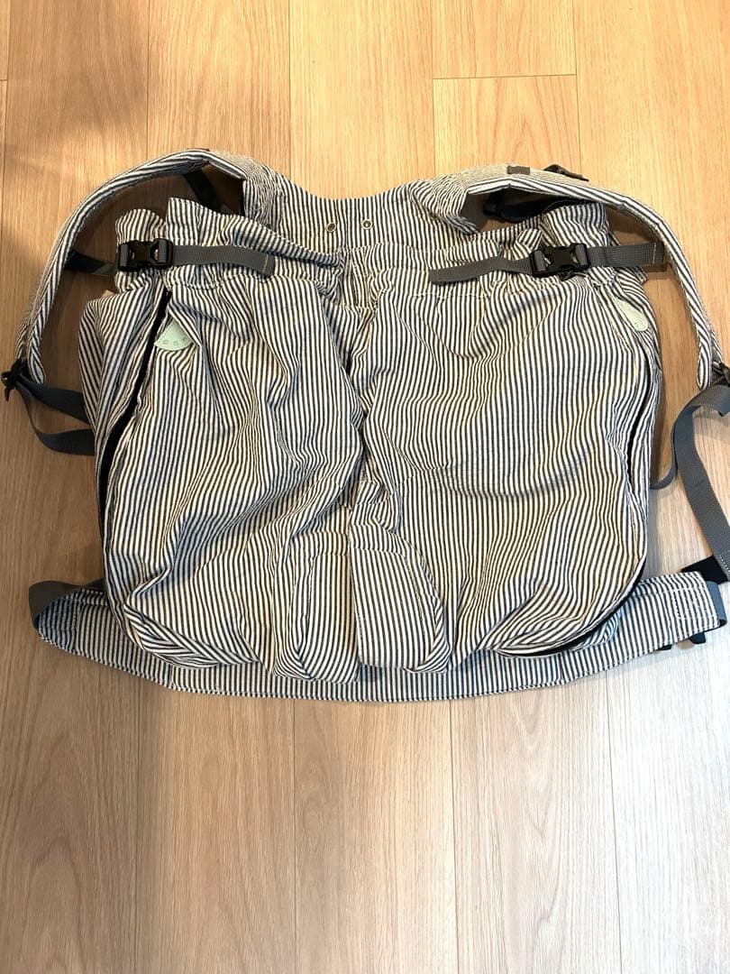 ウィーゴーツイン　双子用抱っこ紐　シアサッカー・グレイ