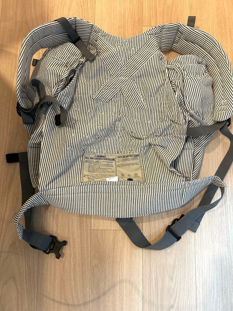 ウィーゴーツイン　双子用抱っこ紐　シアサッカー・グレイ