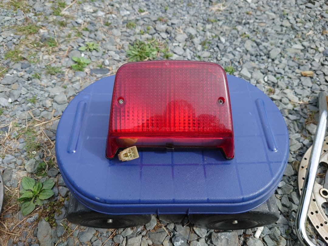 ゼファー400　純正テールランプ