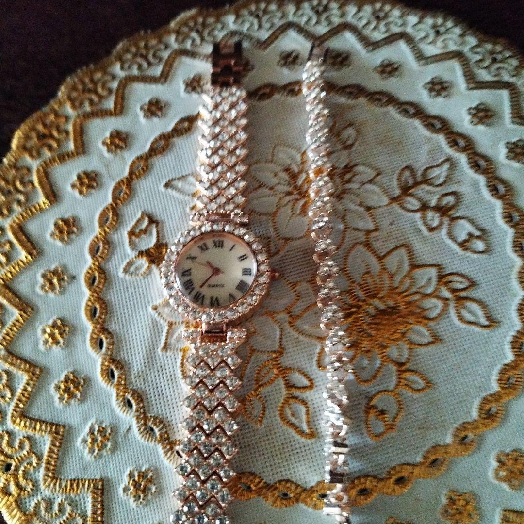 【未使用】白漢　しろ彩ＥCＬモンスチャークリーム30g 4個セット時計プレゼント