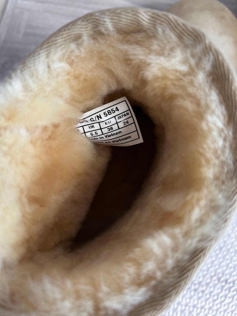 新品未使用 UGG ムートンブーツ 24cm