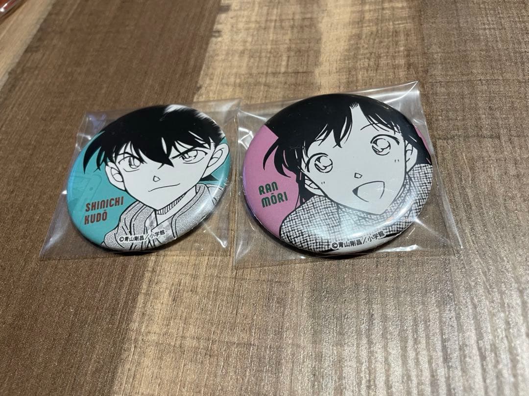 名探偵コナン 公式アプリ プレミアム会員限定 缶バッジ 工藤新一 毛利蘭