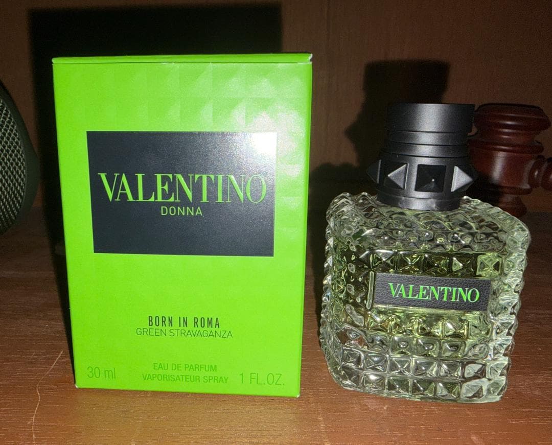 香水(女性用) Valentino Born in Roma Green Stravaganza