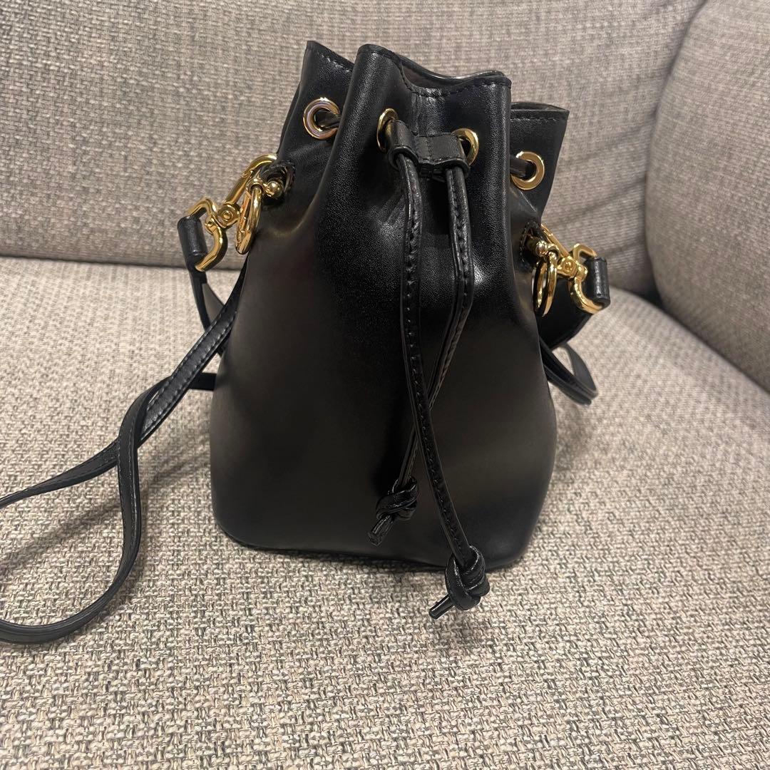 FENDI モントレゾール