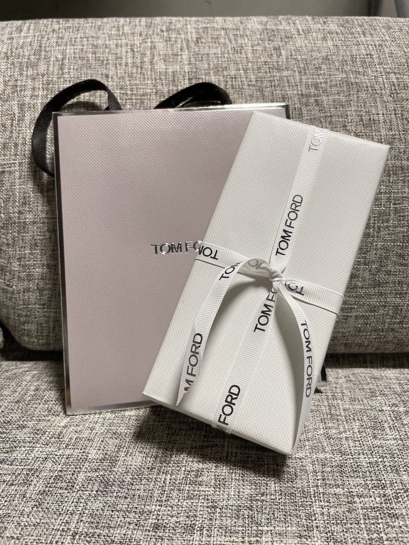 TOM FORD OUD WOOD ボディモイスチャライザー メンズギフト