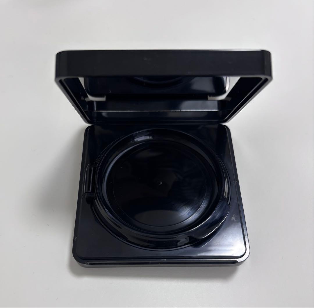 GIVENCHY ソワン ノワール UVコンパクト