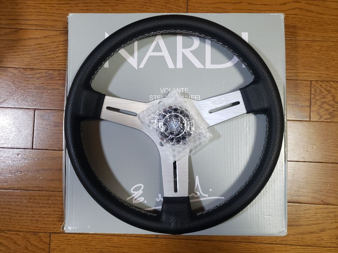 ナルディ　タイプ　ステアリング 33Φ