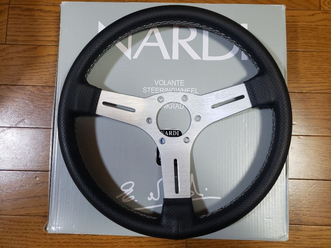 ナルディ　タイプ　ステアリング 33Φ