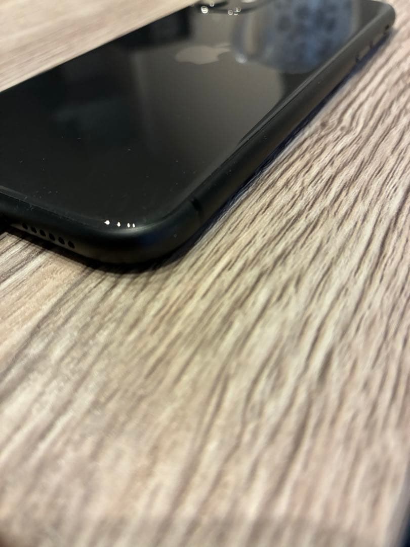 【美品】Apple iPhone 11 ブラック　本体（未使用ケーブル付）