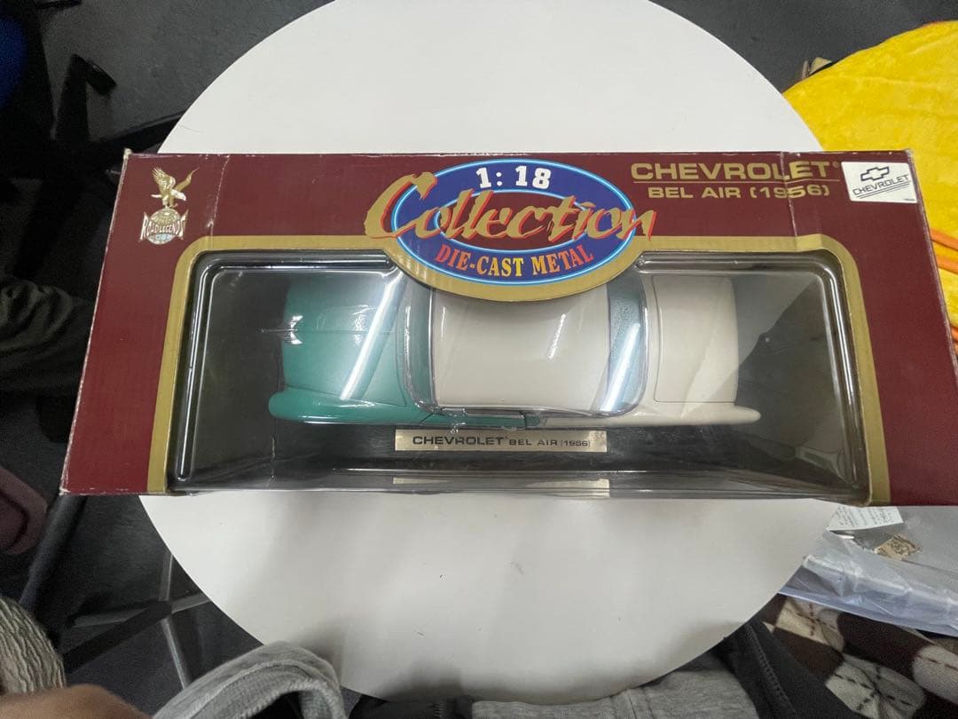 シボレー　ベルエア　1/18 箱あり　美品(1956) ダイキャストメタル