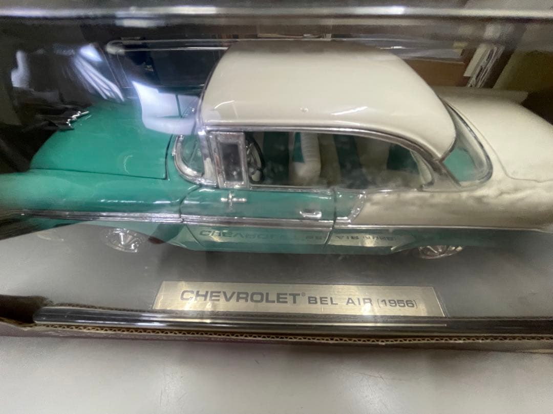 シボレー　ベルエア　1/18 箱あり　美品(1956) ダイキャストメタル