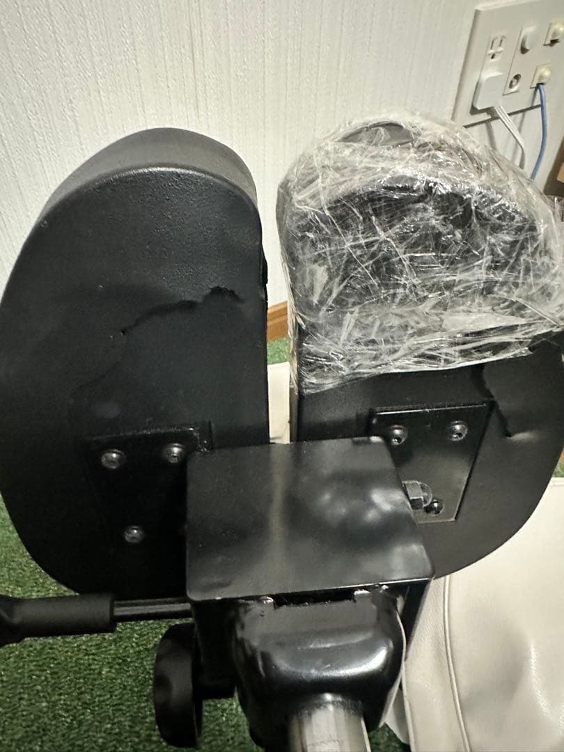 【アーユルチェア】姿勢矯正用ホワイトチェア　難あり