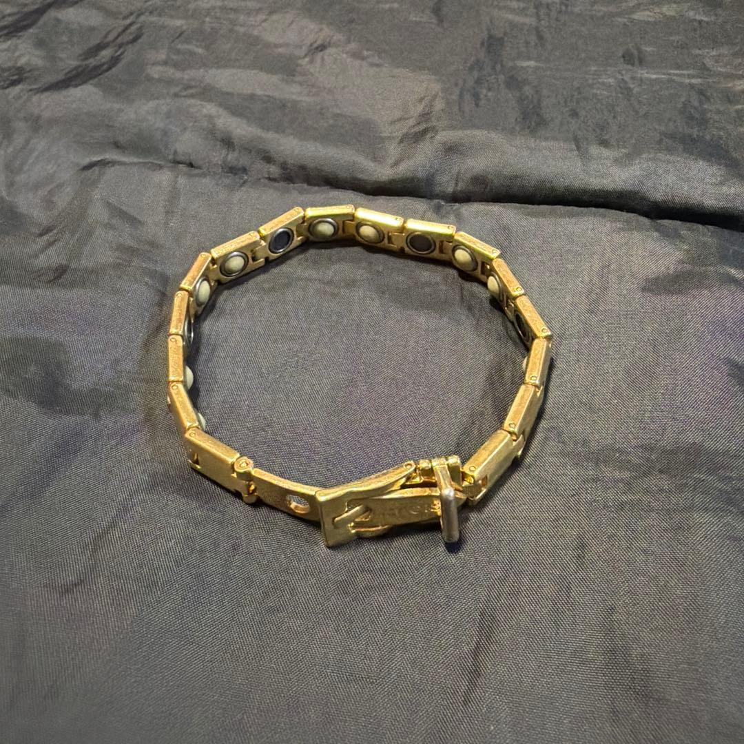 妊活にパワーアップ　MAGIST 強力磁気リンクブレスレット　ゴールド