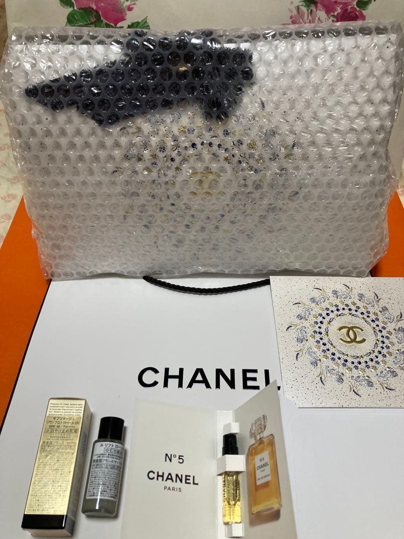 【新品未使用 】シャネルクリスマスコフ2025アイシャドウ&マスカラ セット！