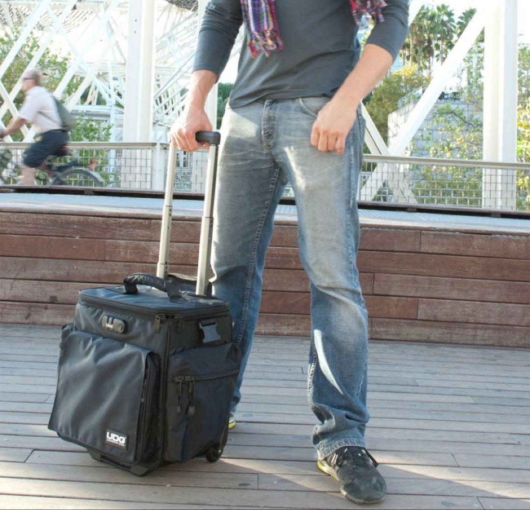 UDG キャリーケース ブラック 中型　DJ レコード　ミキサー　収納