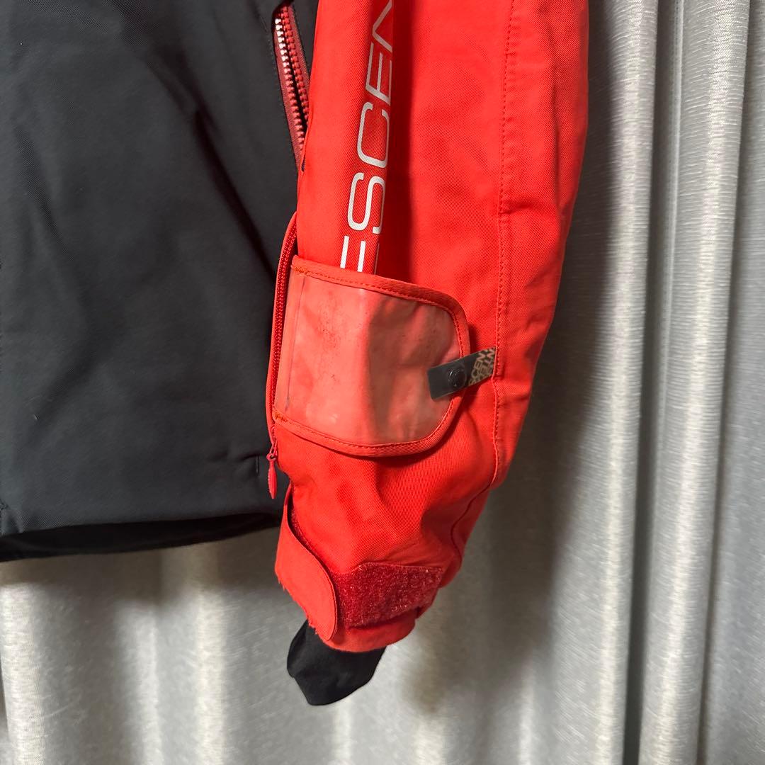 DESCENTE メンズ　M スキーウェア　上下セット　赤　スノボー