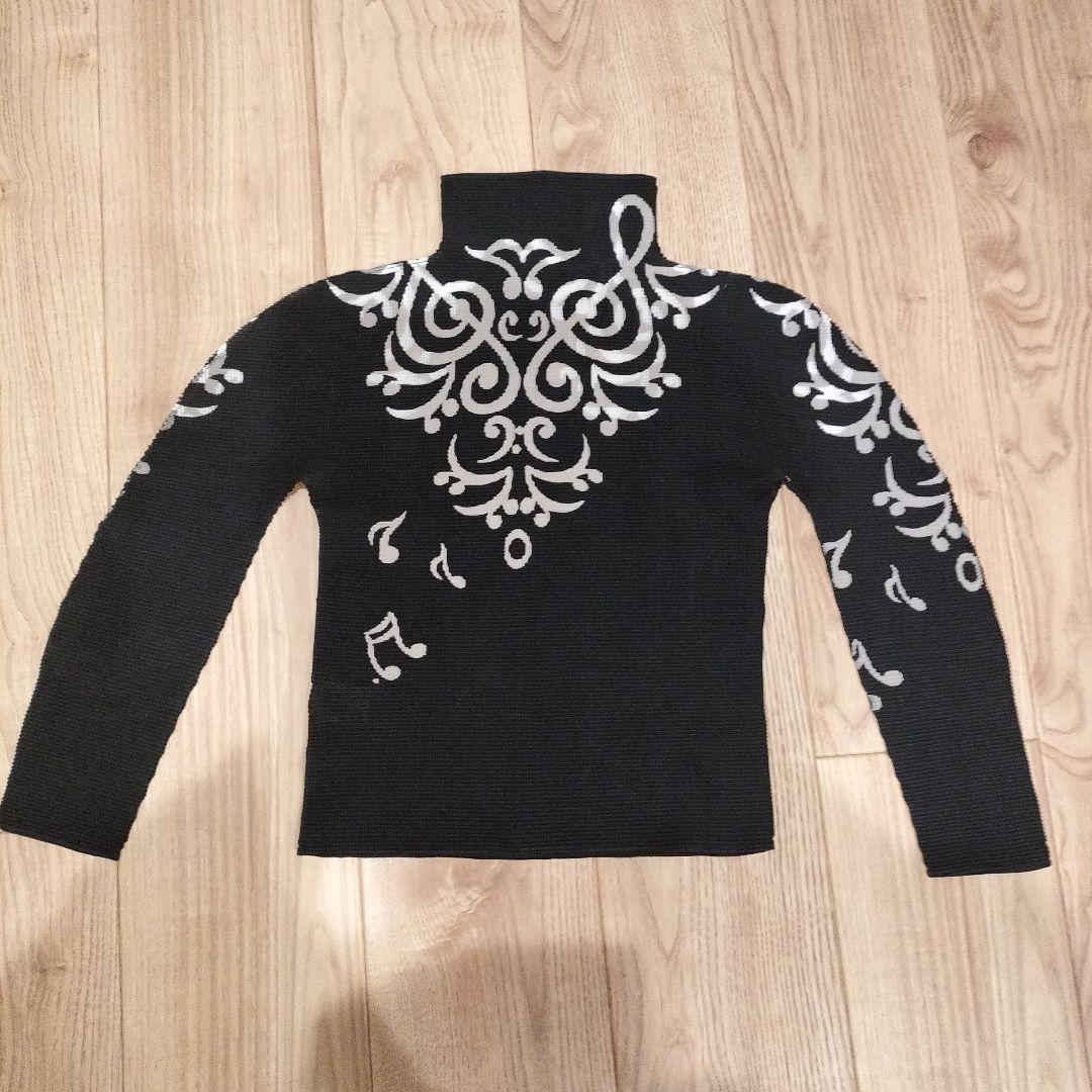 me 音符柄 タートルネック