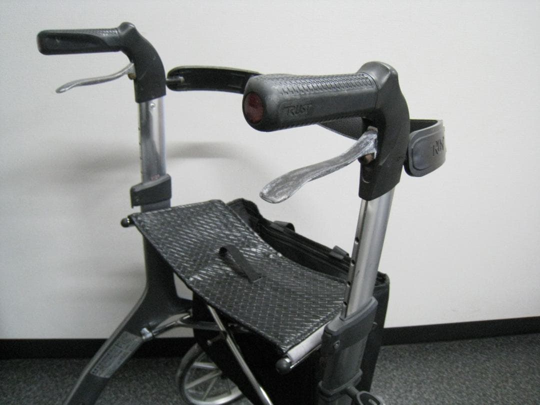 トラストケアウォーカー レッツフライ 竹虎 グレー カラー バッグ付き ①