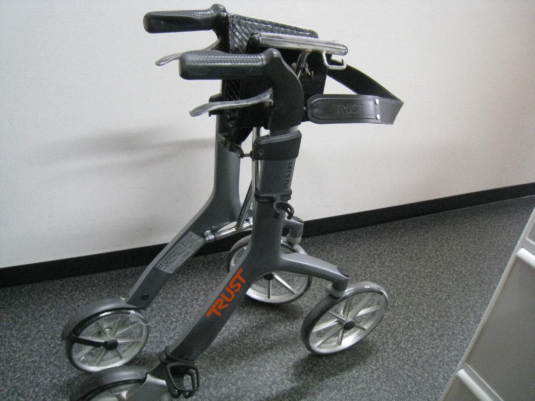 トラストケアウォーカー レッツフライ 竹虎 グレー カラー バッグ付き ①