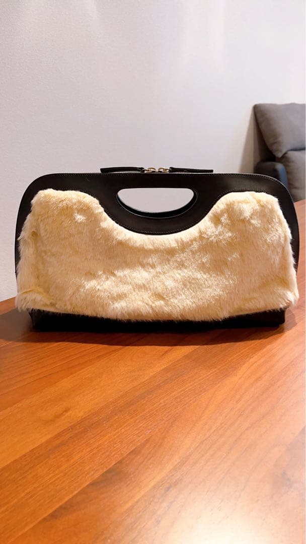 PELLICO ペリーコ　ファーバッグ　クラッチ