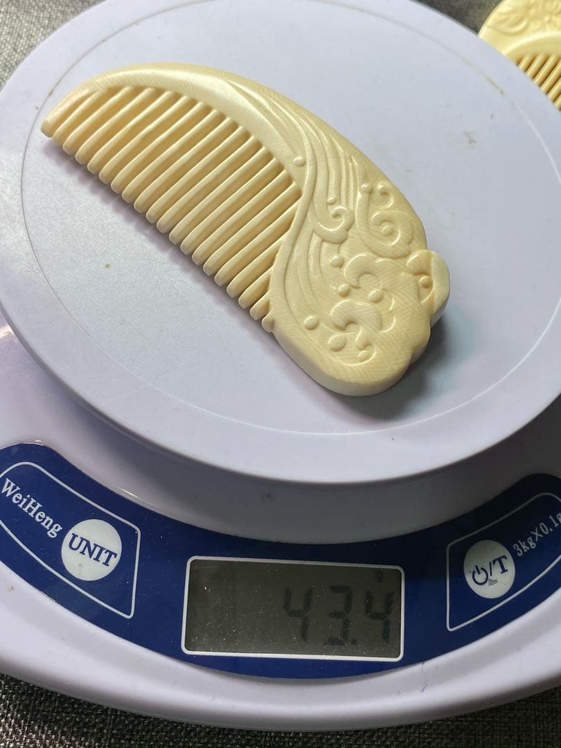 天然マンモス牙美しい手作り彫刻 一櫛百順 髪の櫛(43g)