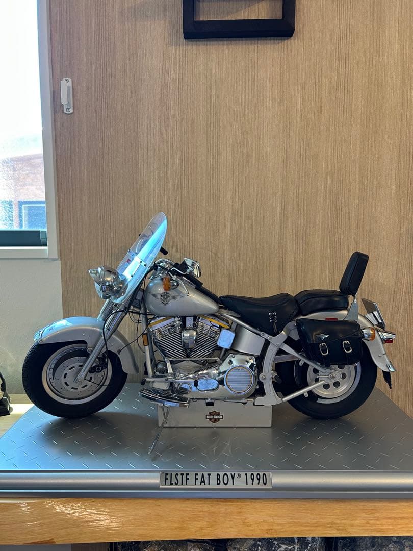 ディアゴスティーニ FAT BOY ハーレーダビッドソン 1/4 模型