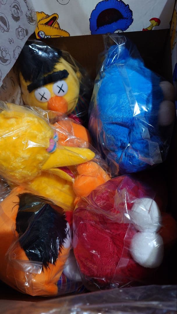 新品KAWS×ユニクロ×セサミストリート コンプリートBOX☆最終値下げ