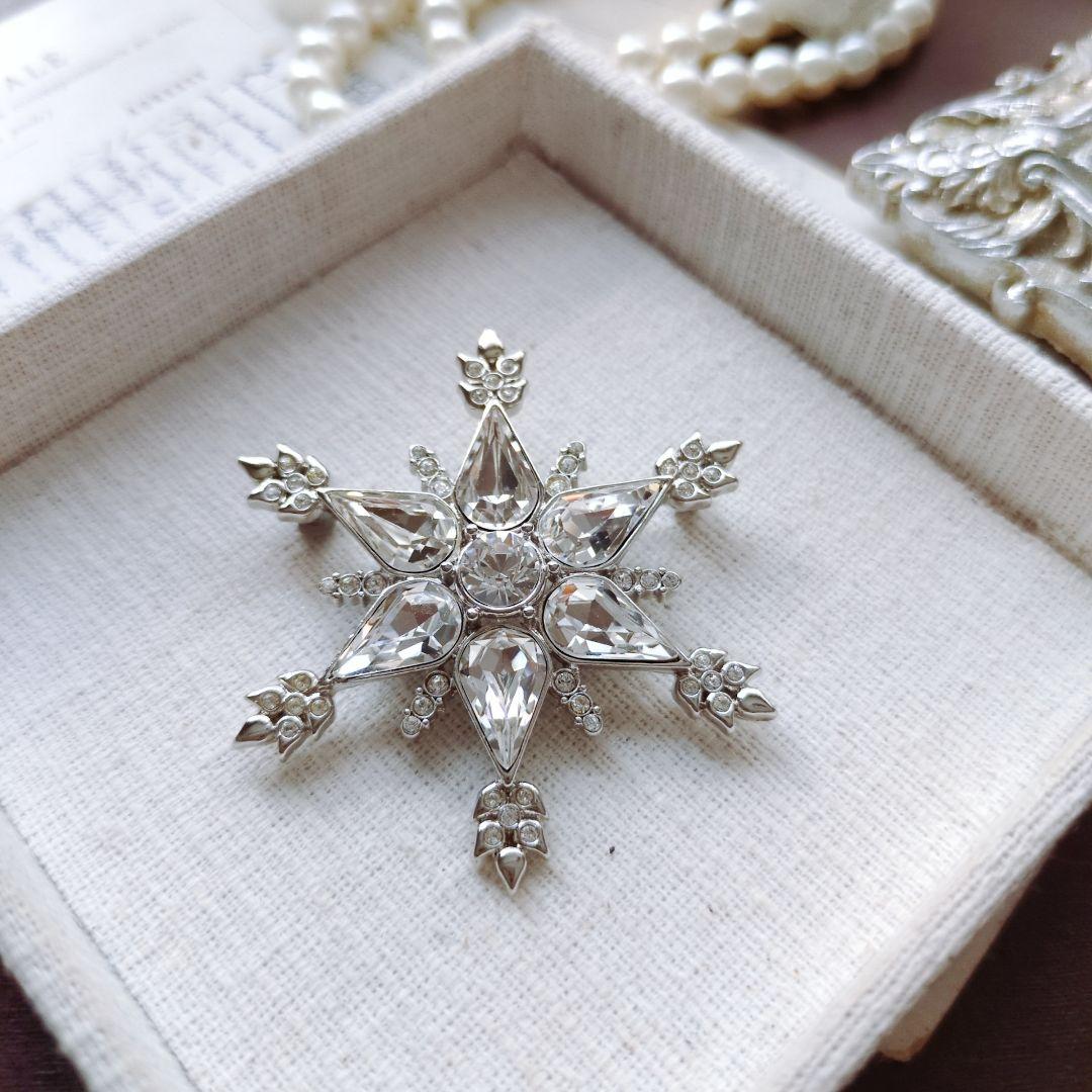 MMA メトロポリタン美術館 スノーフレーク ブローチ 雪の結晶 スワロフスキー