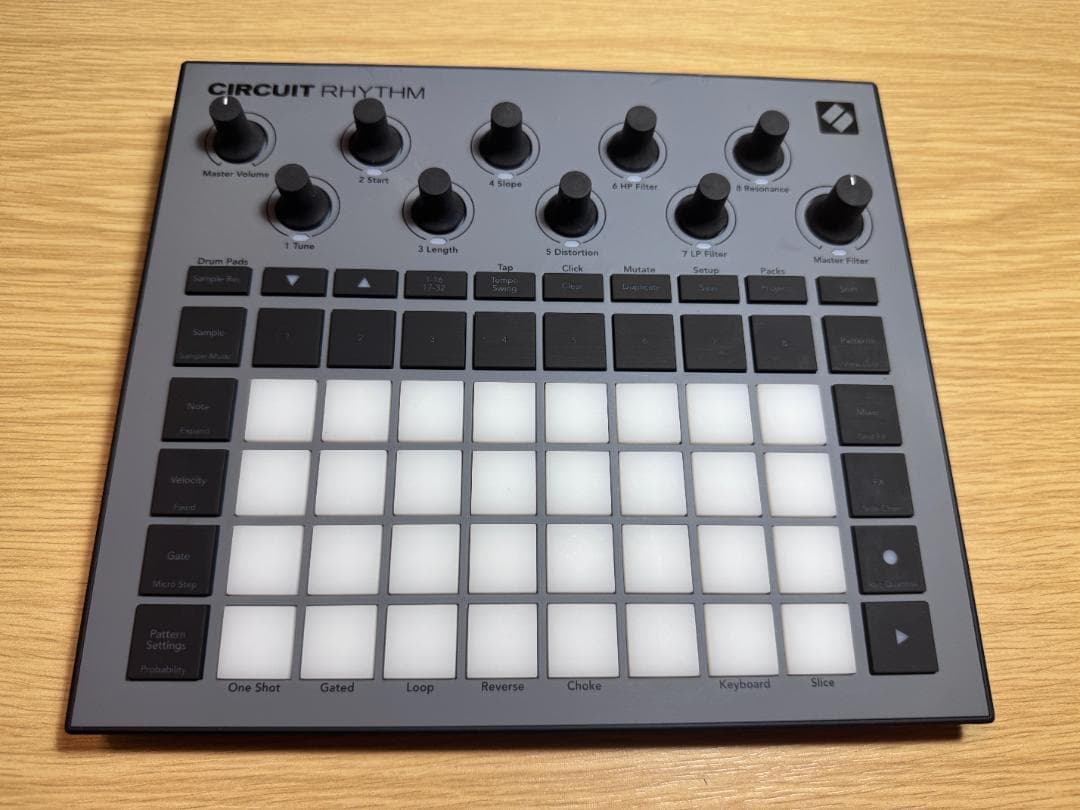 NOVATION / Circuit Rhythm サンプラー リズムマシン